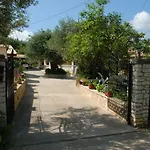 Alexandra\' S Village House