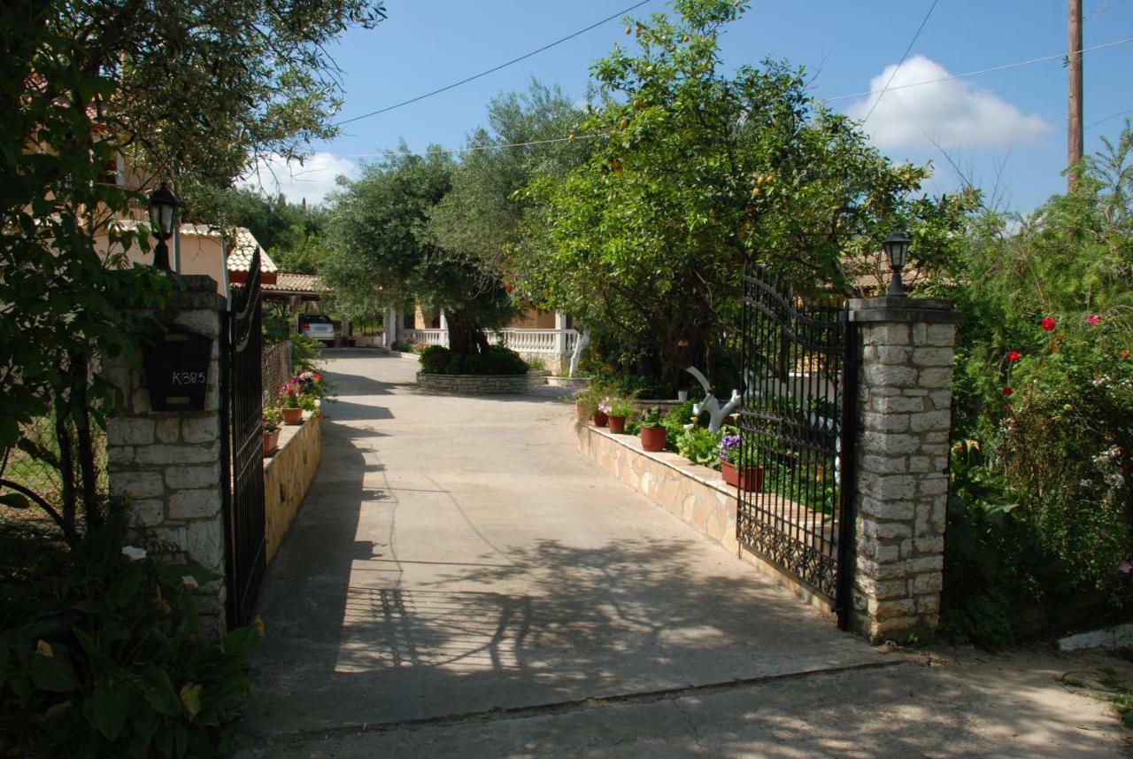 Alexandra' S Village House *